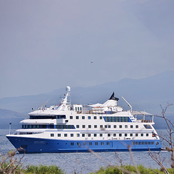 600_0003_D-Santa-Cruz-II-Galapagos-Cruise-Vessel-3